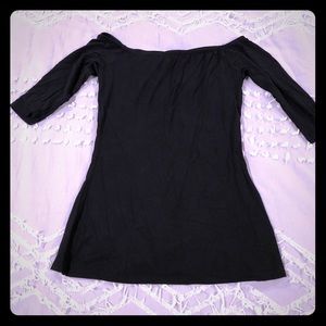 Off the shoulder quarter sleeved top